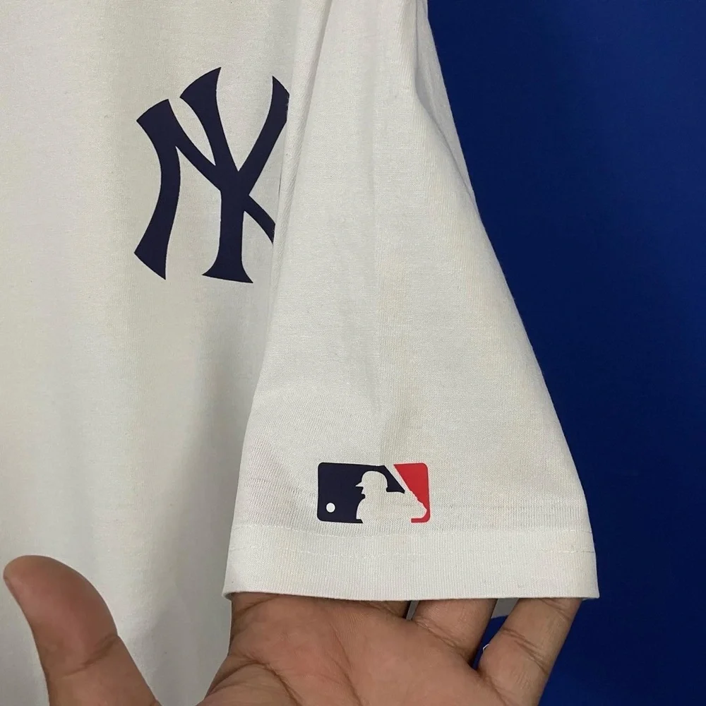 New York Yankees  Oversize Crew neck Graphic T-shirt for men’s & Women’s - Picture 7 of 7
